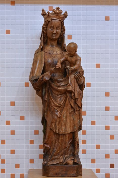 Statue : Vierge à l'oiseau, vue générale - © Ministère de la Culture (France), Direction Régionale des Affaires Culturelles d’Auvergne-Rhône-Alpes – Tous droits réservés