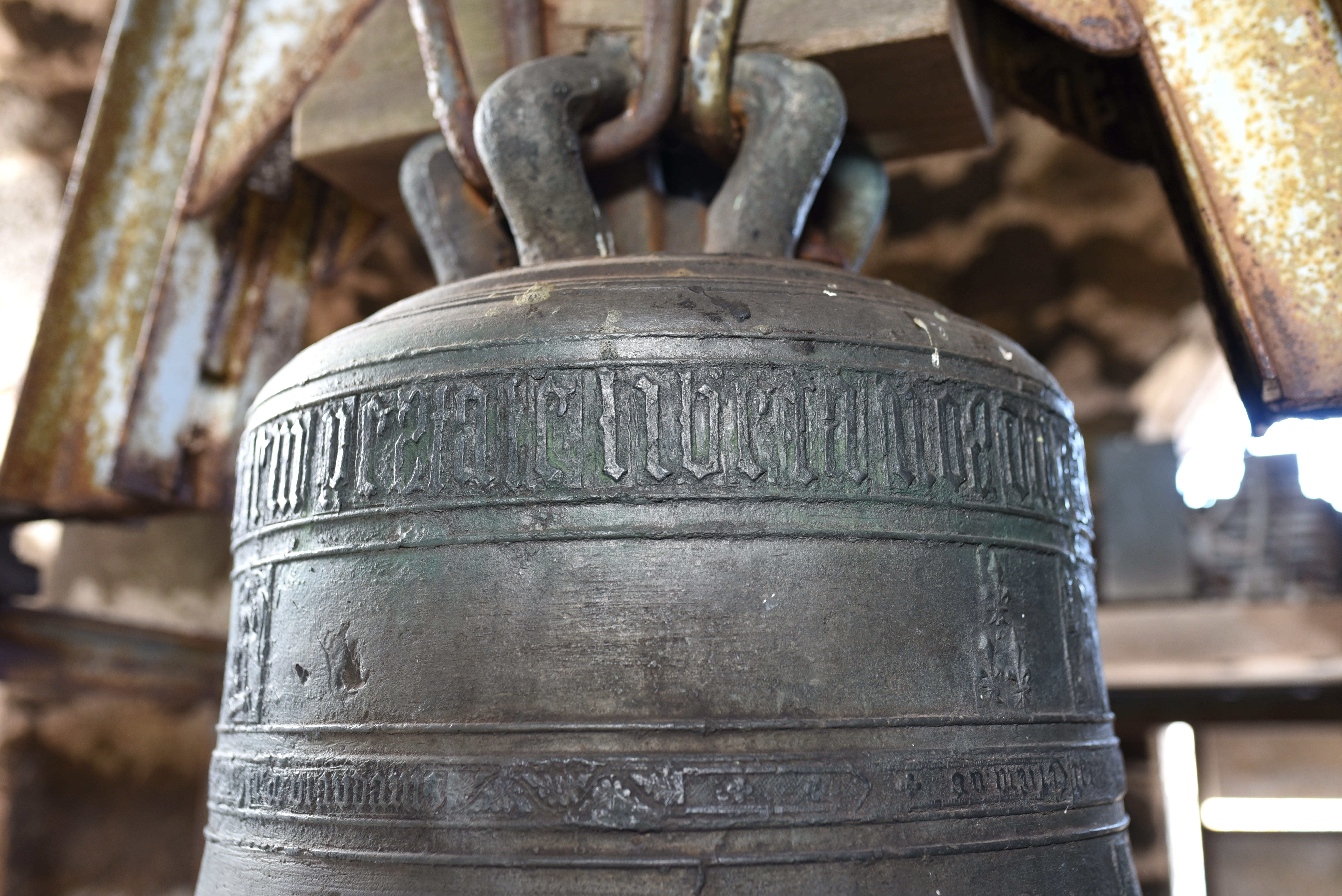 cloche dite gothique, détail : inscription