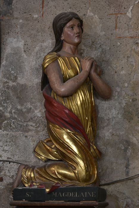 Statue : sainte Madeleine, vue générale - © Ministère de la Culture (France), Direction Régionale des Affaires Culturelles d’Auvergne-Rhône-Alpes – Tous droits réservés