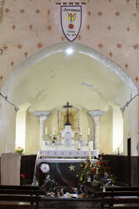 Statue : Christ en croix du maître-autel, vue générale