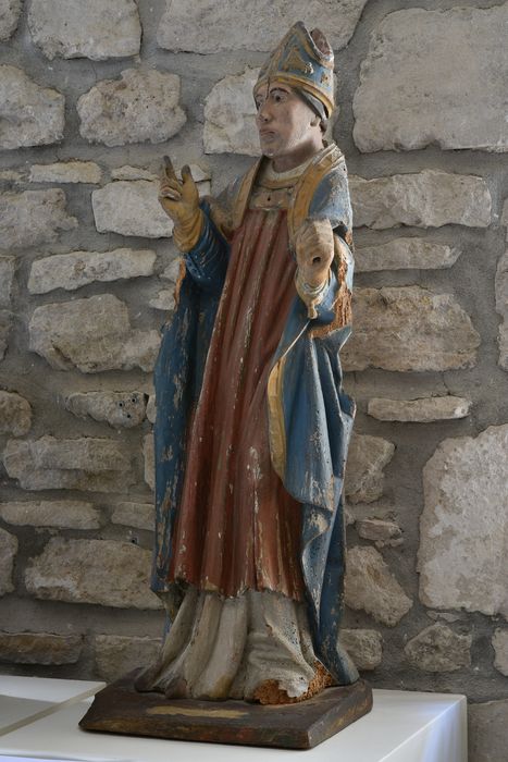 statue : saint évêque - © Ministère de la Culture (France), Direction Régionale des Affaires Culturelles d'Auvergne-Rhône-Alpes – Tous droits réservés 