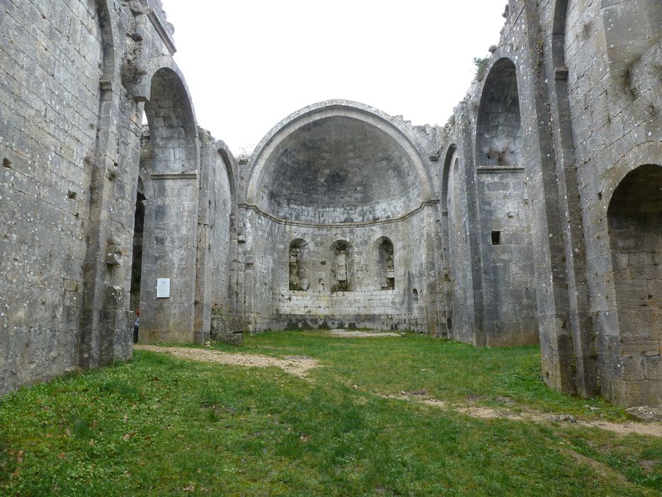 nef ruinée, vue générale