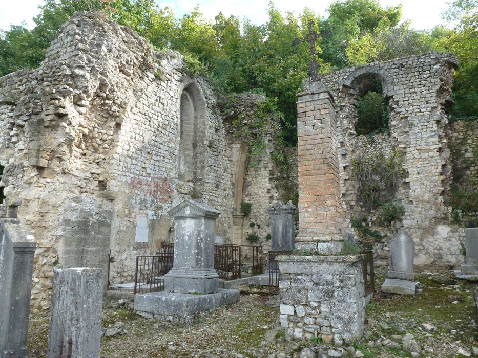 vue partielle des ruines de l’abbaye