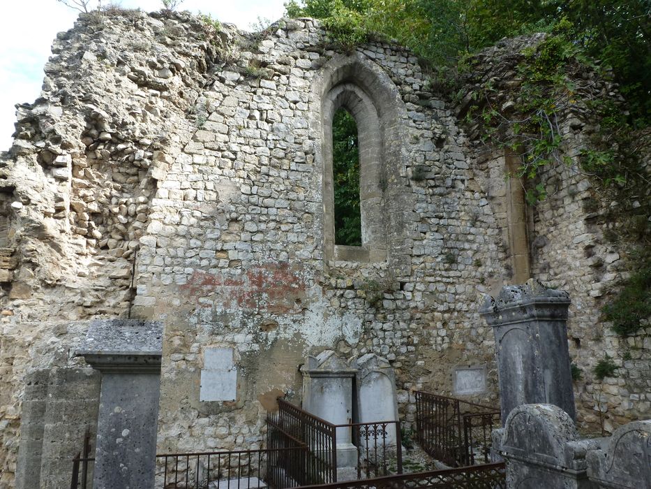 vue partielle des ruines de l’abbaye