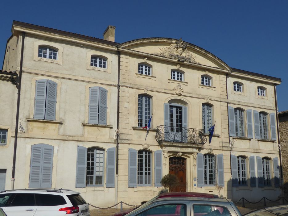 façade sur rue, vue générale