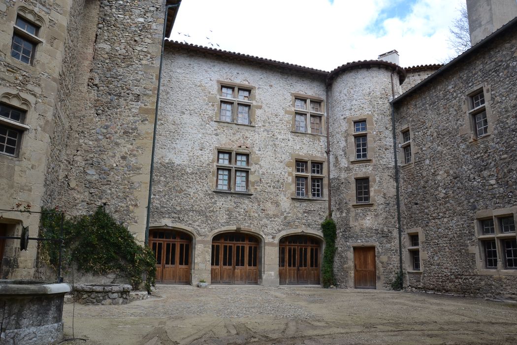 cour intérieure, aile nord, façade sud, vue générale