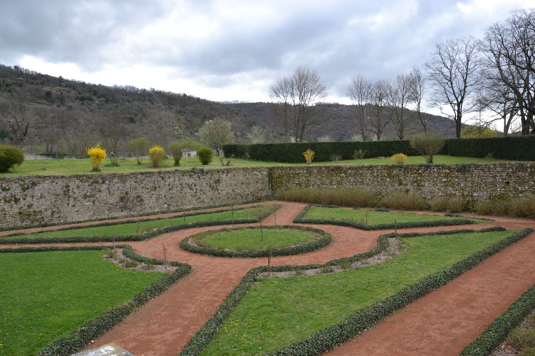 jardin sud-est, vue partielle