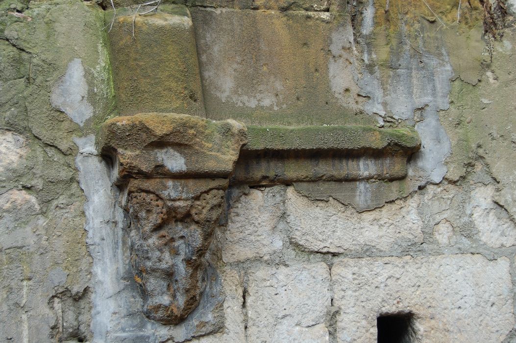 ruines de l’ancienne abbaye, détail d’une console