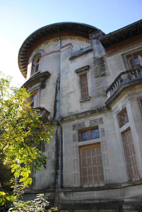 façade latérale sud-est, vue partielle