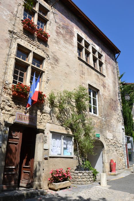 façade sur rue, vue générale