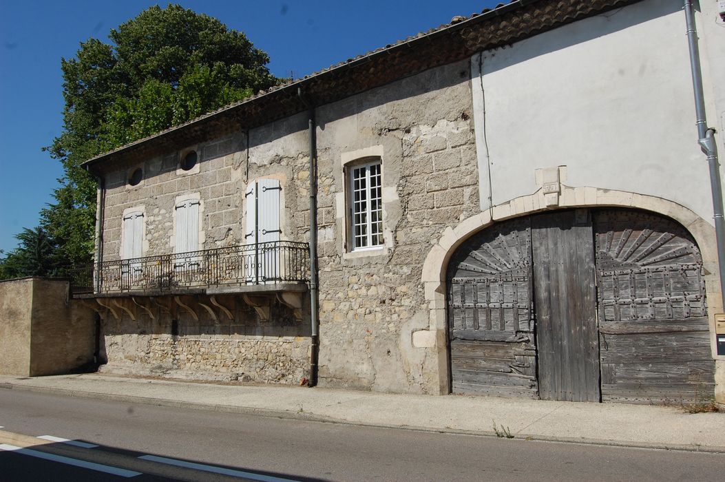 façade sur rue, vue générale