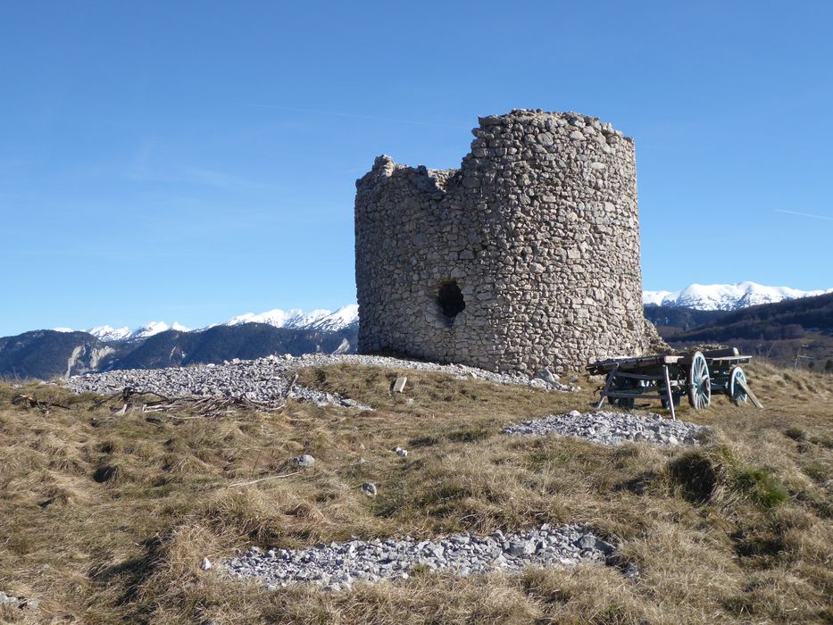 vue générale d’un des moulins dans son environnement