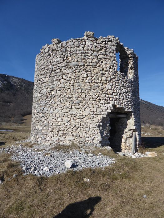 vue générale d’un des moulins dans son environnement