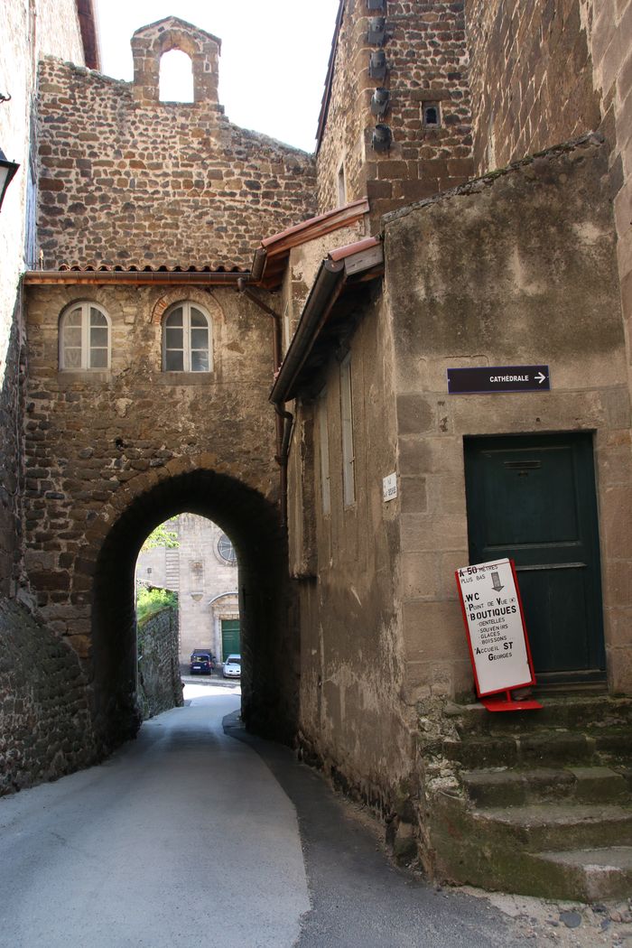 Passage sous chapelle