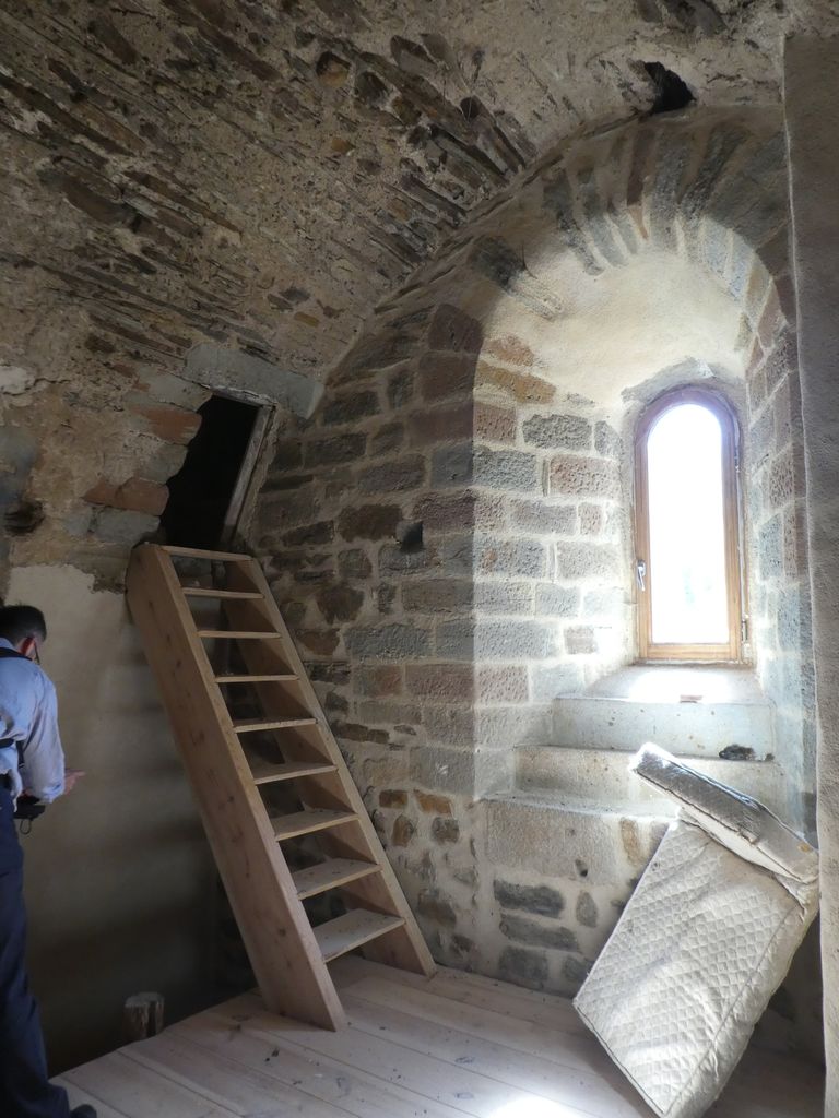 Escalier accès logis