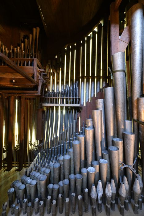 orgue de tribune, vue partielle de la partie instrumentale de l’orgue