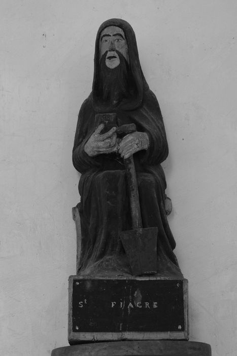 statue : saint Fiacre - © Ministère de la Culture (France), Direction Régionale des Affaires Culturelles d'Auvergne-Rhône-Alpes – Tous droits réservés 