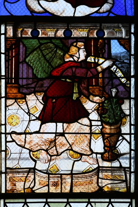 chapelle, détail d'une verrière : Annonciation (l'), l'ange Gabriel