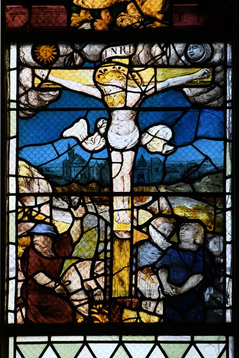 chapelle, détail d'une verrière : Crucifixion (la)
