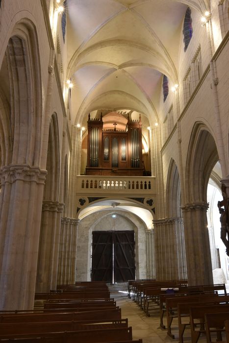 orgue de tribune - © Ministère de la Culture (France), Direction Régionale des Affaires Culturelles d'Auvergne-Rhône-Alpes – Tous droits réservés 