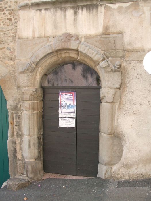 porte d’accès sur rue