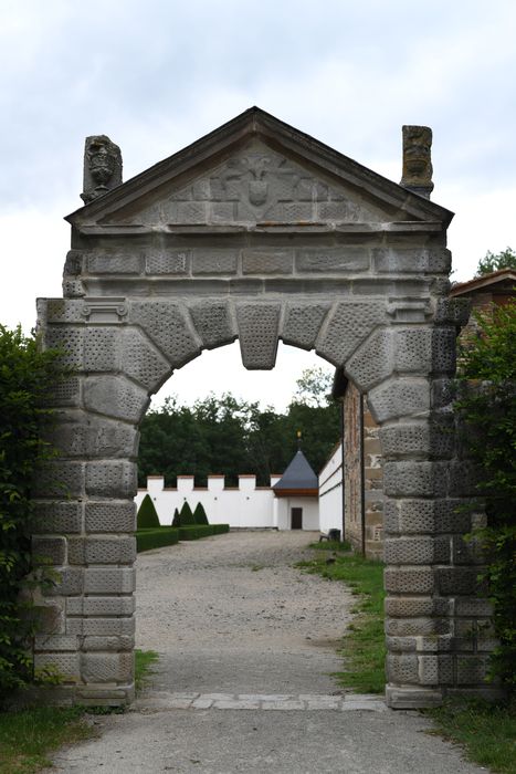 porte d’accès au jardin, élévation est