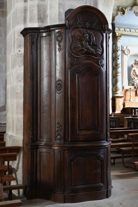 Armoire des fonts baptismaux