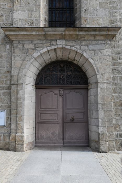 Portail de l'entrée principale