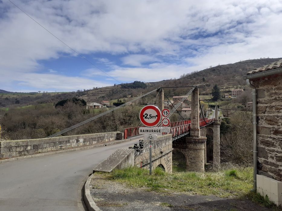 vue partielle du pont dans son environnement