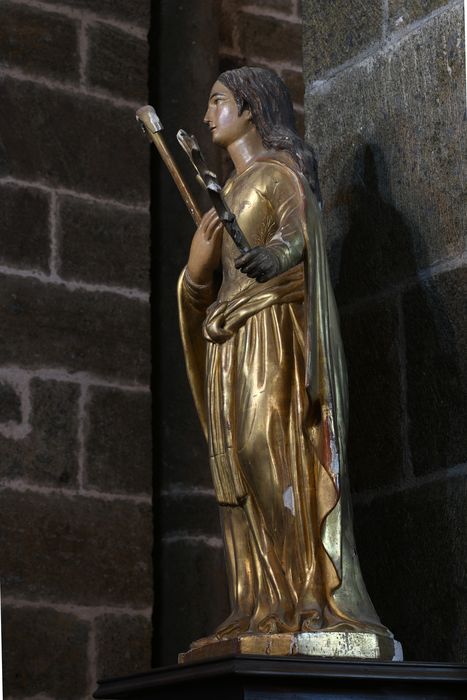 statue : Sainte martyr avec palme, profil gauche