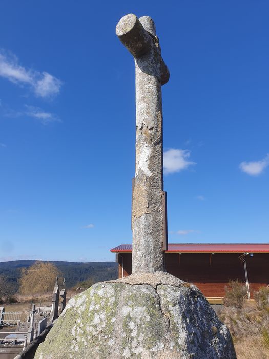 vue partielle d'une des croix