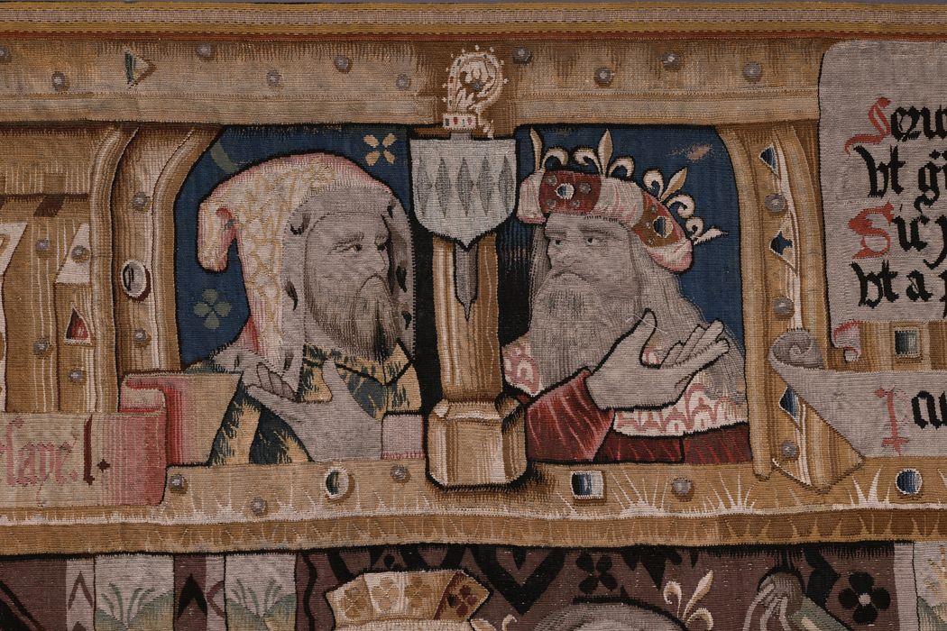 tapisserie 5 (scènes de l'ancien et du nouveau testament), détail des armes Jacaques de Saint-Nectaire avec les portraits d'Isaïe et de Salomon