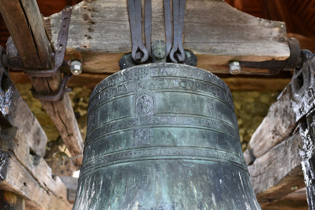 cloche, détail des inscriptions