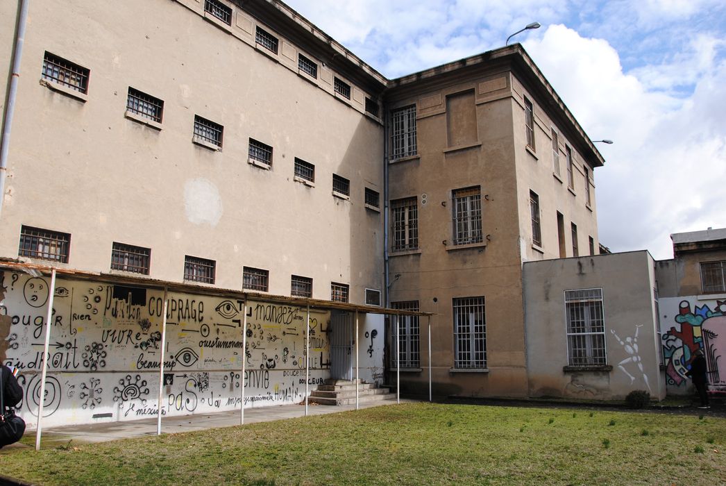 ancienne cour des détenus, vue partielle