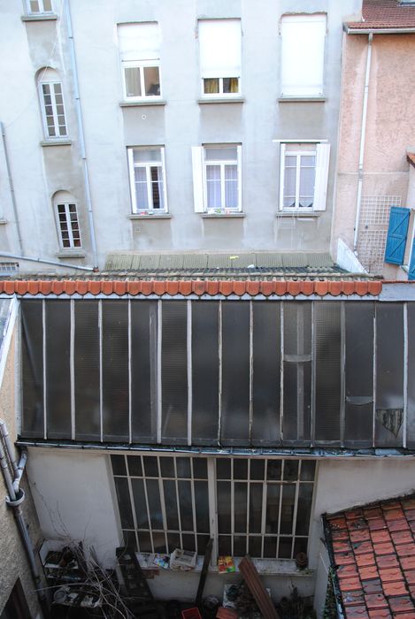 Façade sur cour, vue partielle