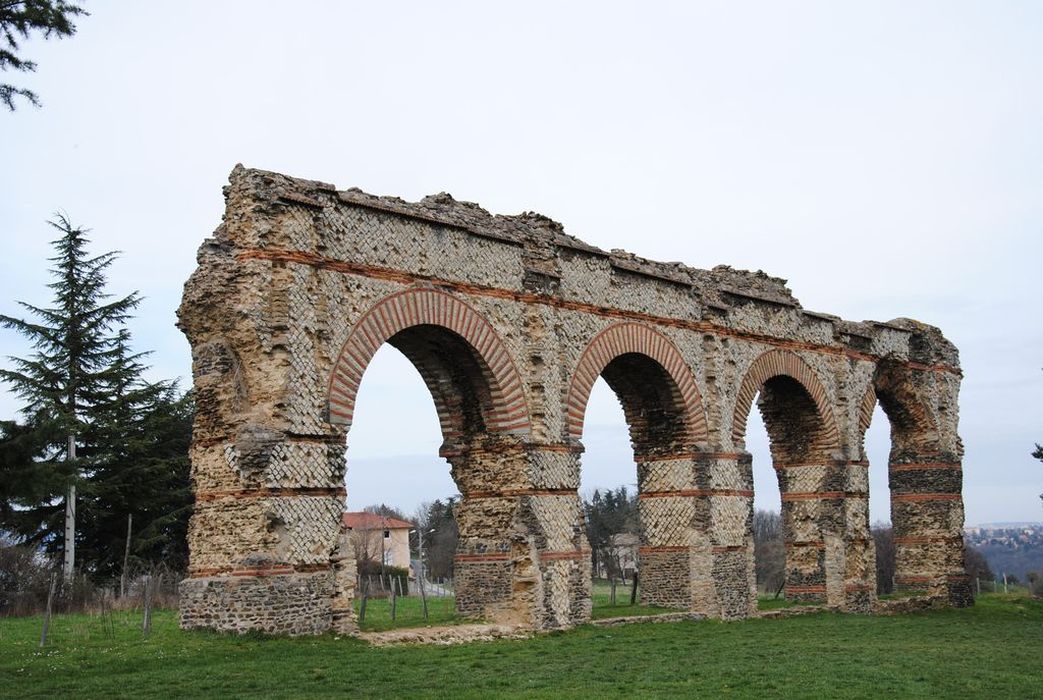 Aqueduc gallo-romain du Gier dit aussi du Mont-Pilat (également sur communes de Brignais, Lyon, Sainte-Foy-lès-Lyon, Mornant, Soucieu-en-Jarrest)