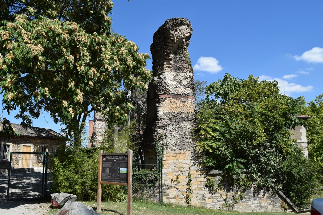 Aqueduc gallo-romain du Gier dit aussi du Mont-Pilat (également sur communes de Brignais, Chaponost, Sainte-Foy-lès-Lyon, Mornant, Soucieu-en-Jarrest)