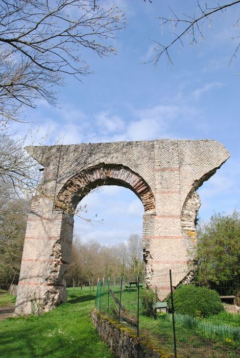 Aqueduc gallo-romain du Gier dit aussi du Mont Pilat (également sur communes de Brignais, Chaponost, Lyon, Sainte-Foy-lès Lyon, Soucieu-en-Jarrest)