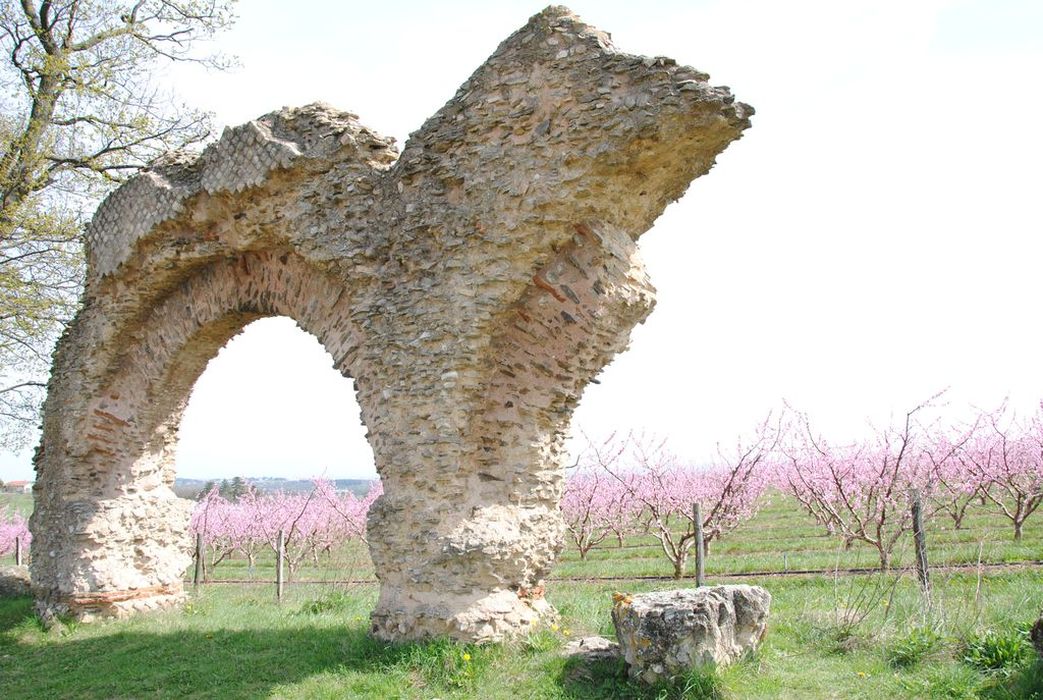 Aqueduc gallo-romain du Gier dit aussi du Mont-Pilat (également sur communes de Brignais, Chaponost, Lyon, Mornant, Sainte-Foy-lès-Lyon)