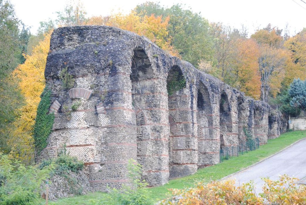 Aqueduc gallo-romain du Gier dit aussi du Mont-Pilat (également sur communes de Soucieu-en-Jarrest, Lyon, Chaponost, Brignais, Mornant)