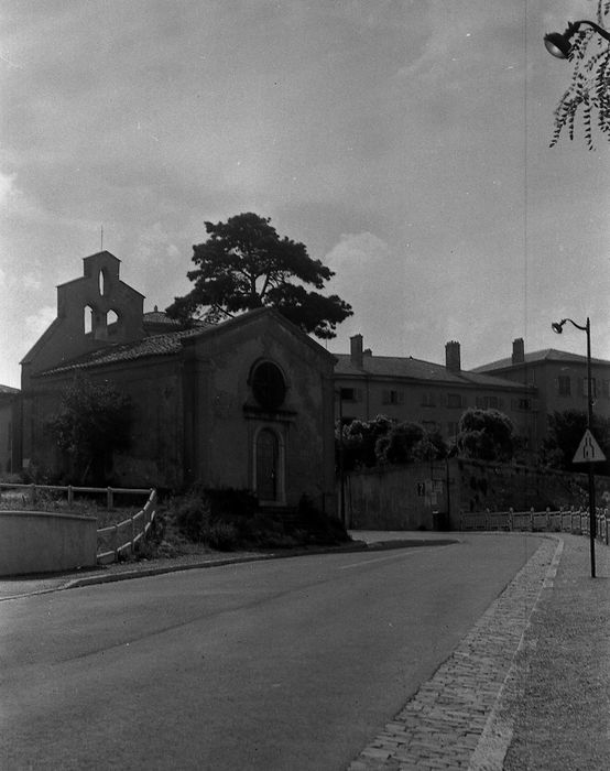 vue générale de la chapelle dans son environnement