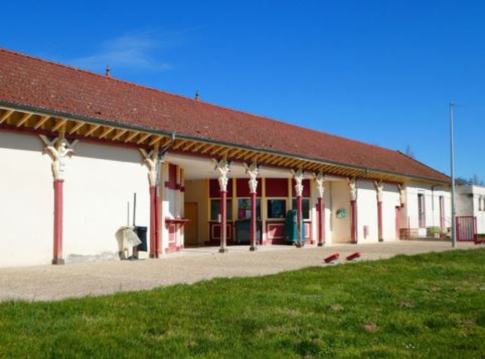 façade sud-est, vue partielle