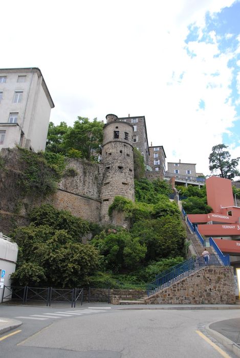 vue générale de la tour dans son environnement