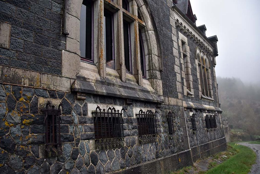 façade ouest, vue partielle