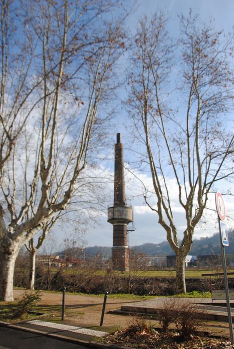 vue générale de la cheminée dans son environnement