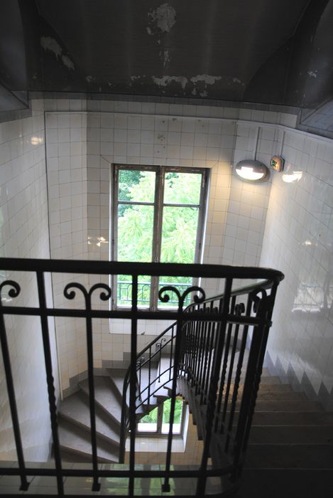 escalier de service, vue partielle