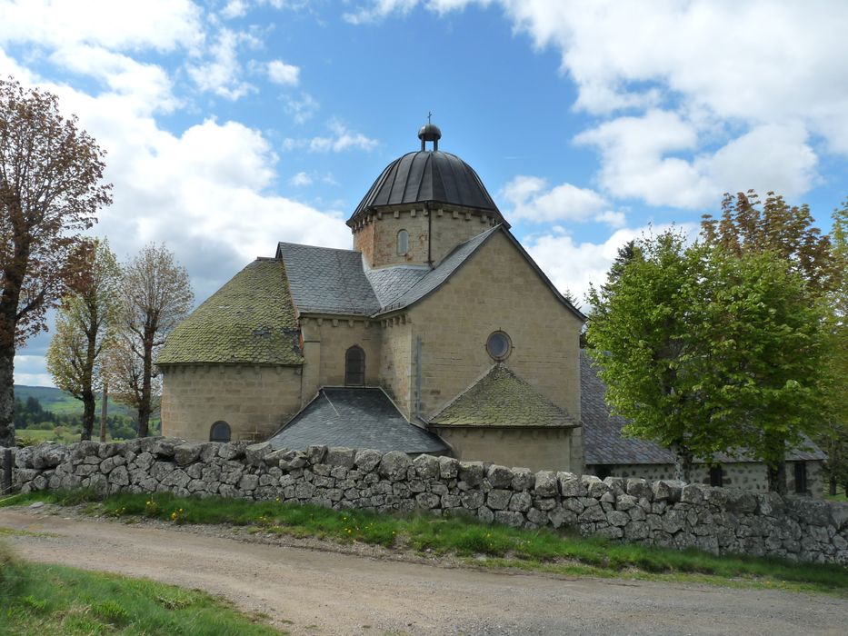 façade latérale est de l’église, vue partielle