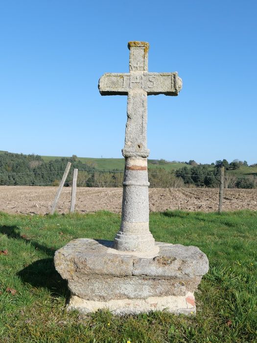 croix située au sud