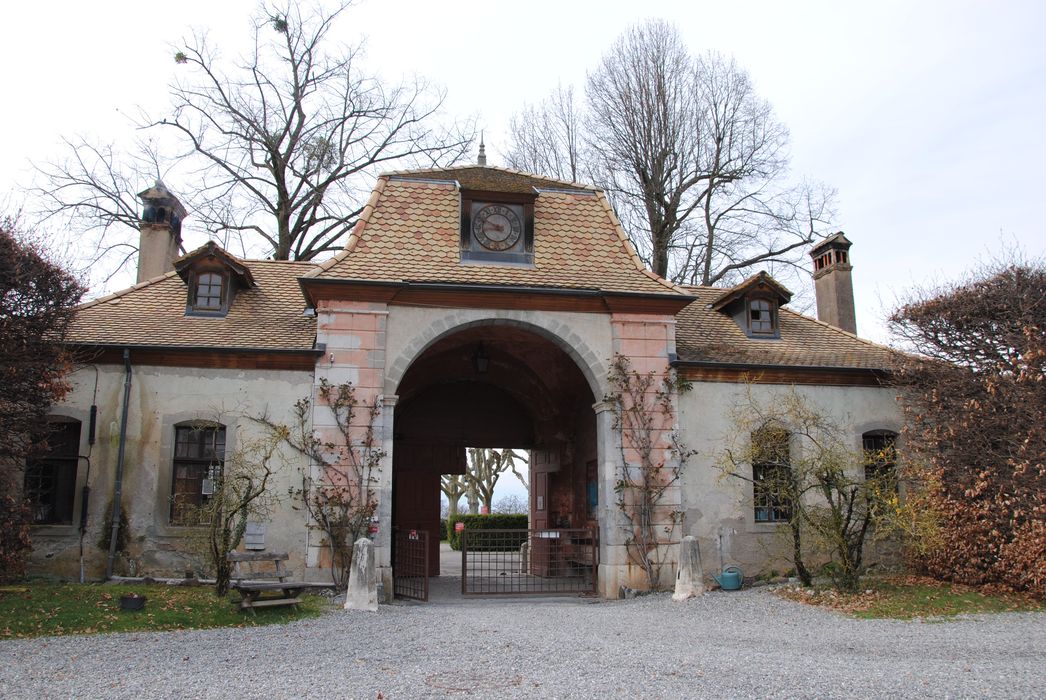 poterne d’entrée