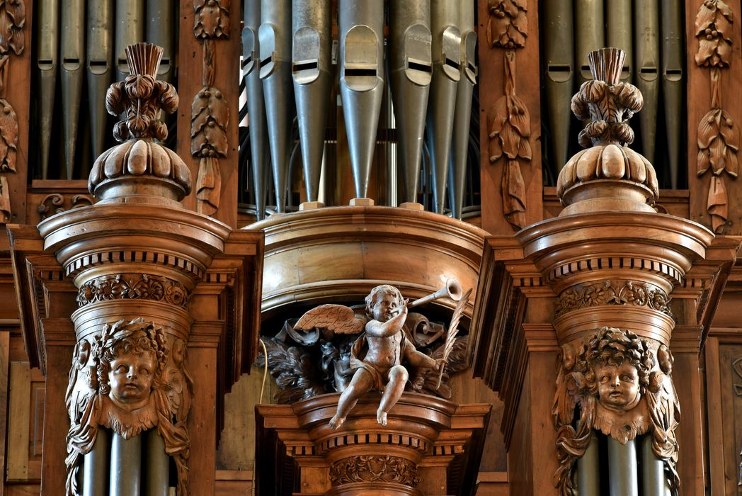 Orgue de tribune : buffet d'orgue, vue partielle